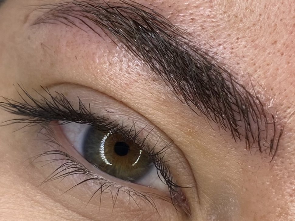 Después: microblading y diseño de cejas en Terrassa