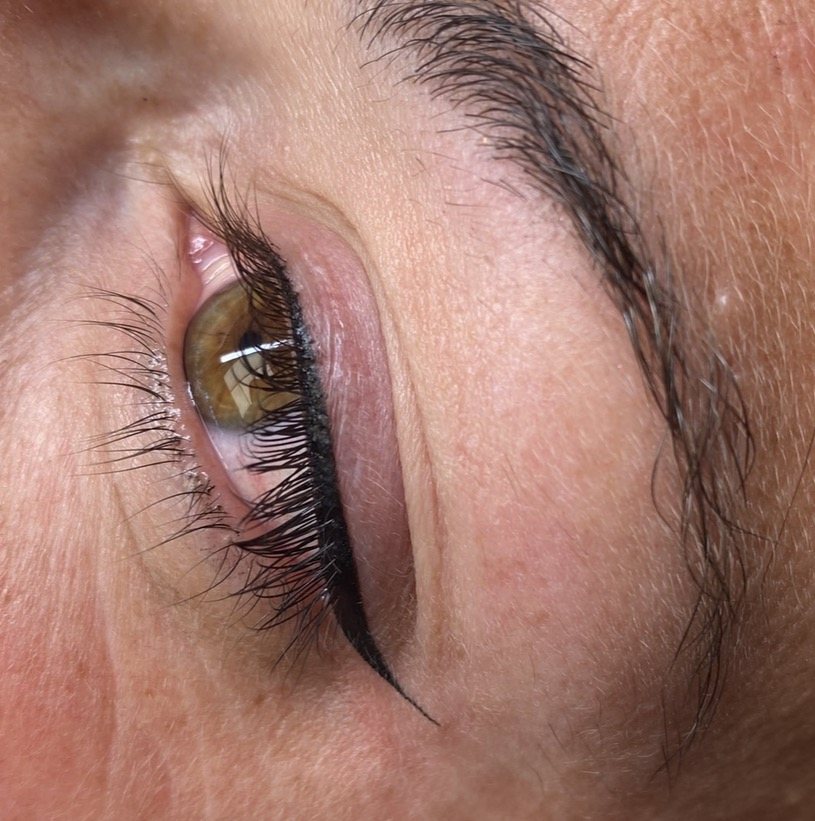 Eyeliner permanente, micropigmentación de ojos en Terrassa